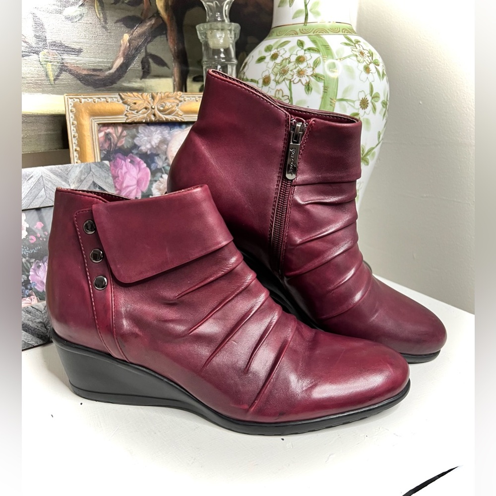 Regarde Le Ciel Burgundy Sangria Stefany Pleated leather Ankle Wedges Boot